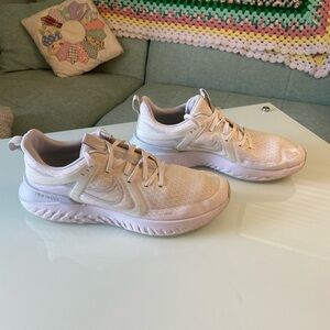 Nike Legend React Size 14 White